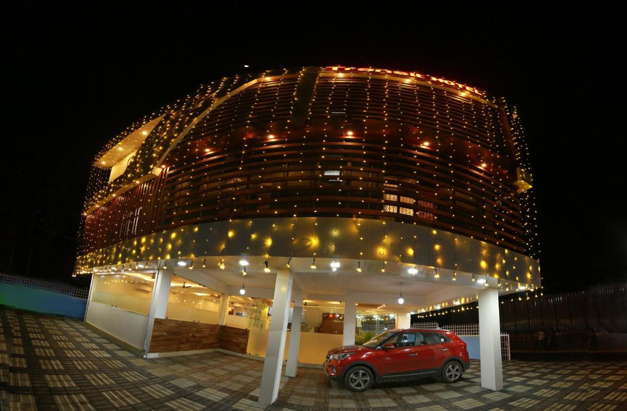 Gateway Airport Hotel Kannur Buitenkant foto