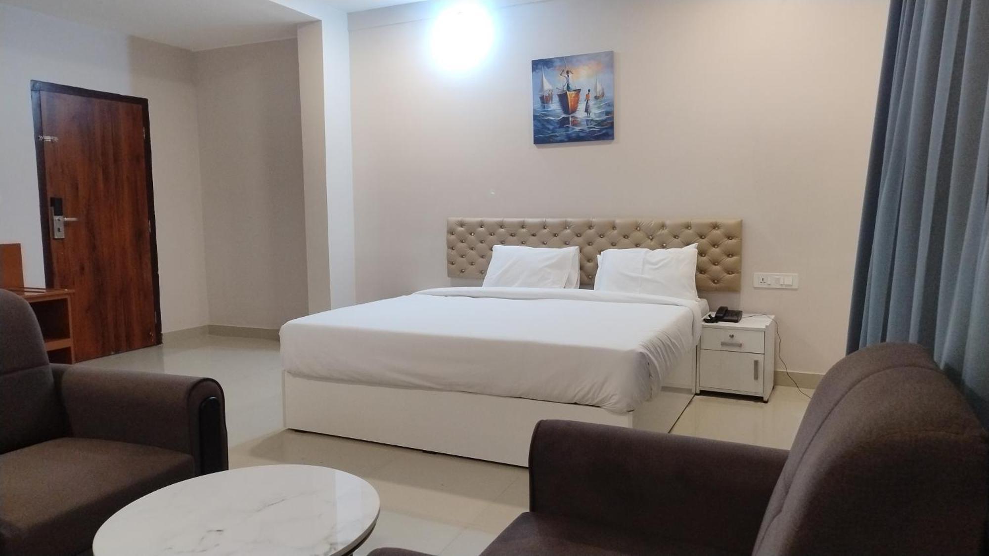Gateway Airport Hotel Kannur Buitenkant foto