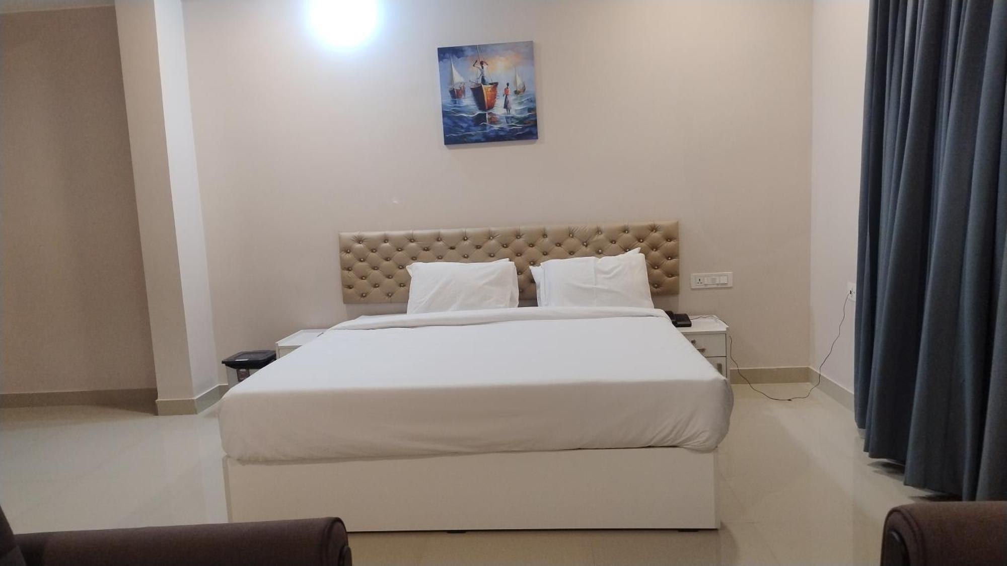 Gateway Airport Hotel Kannur Buitenkant foto