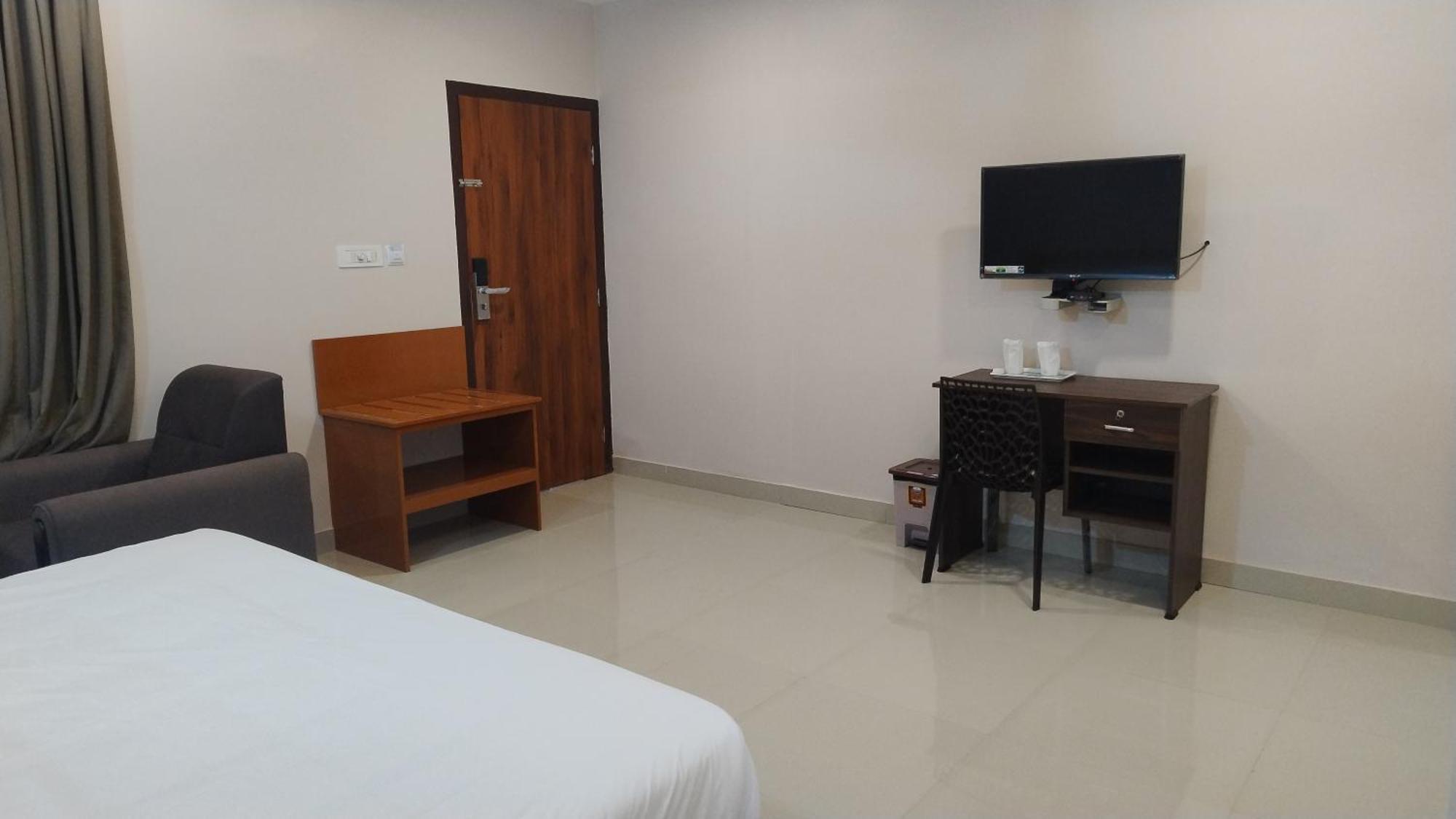 Gateway Airport Hotel Kannur Buitenkant foto